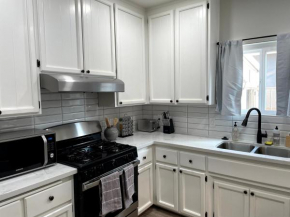 Sacramento Modern Bungalow Close 2 UCD Med Center